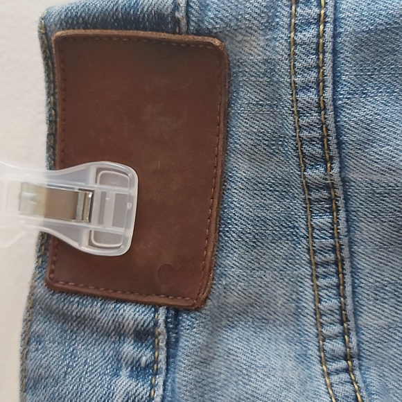 Distressed Men's Jeans - Picture 7 of 9